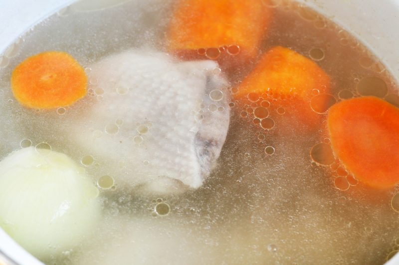 Kippenbouillon met crackers